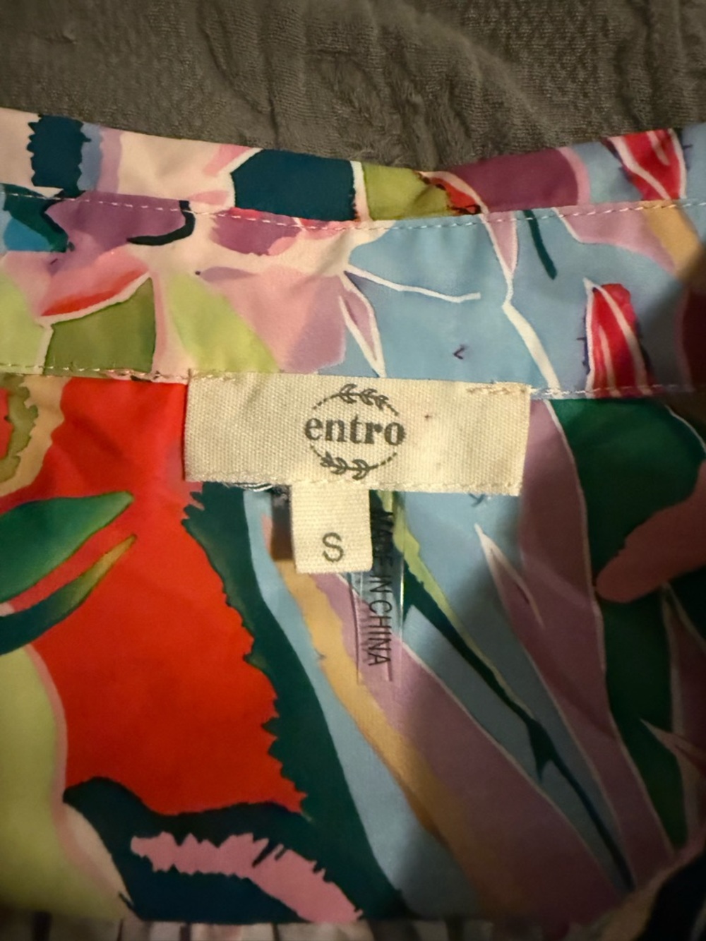 Entro Women’s Multicolor Short Sleeve Printed Blouse - Picture 2 of 3